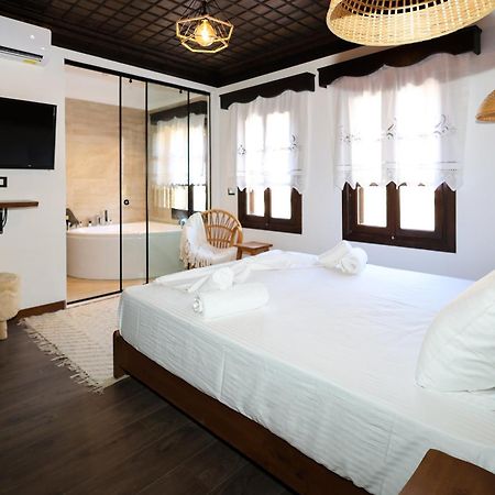 Ador Boutique Hotel Berat Extérieur photo
