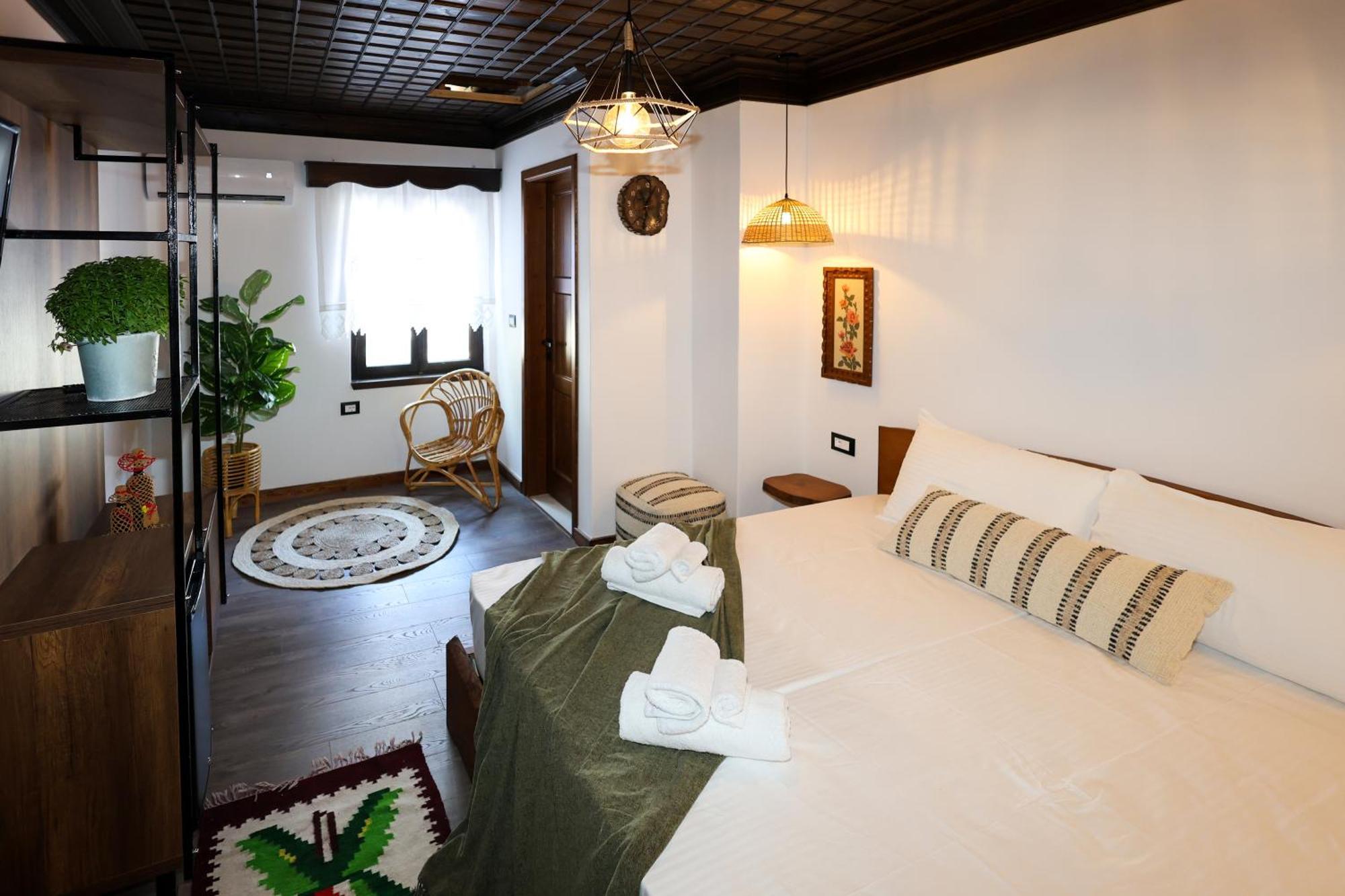 Ador Boutique Hotel Berat Extérieur photo