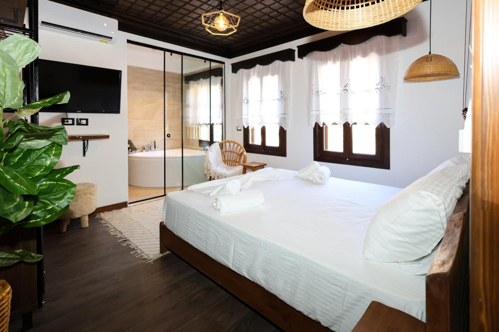 Ador Boutique Hotel Berat Extérieur photo