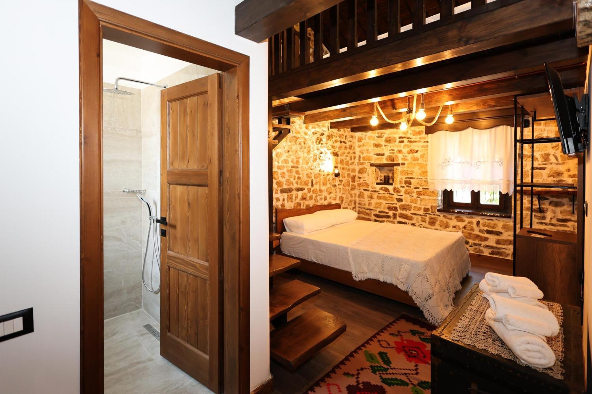 Ador Boutique Hotel Berat Extérieur photo