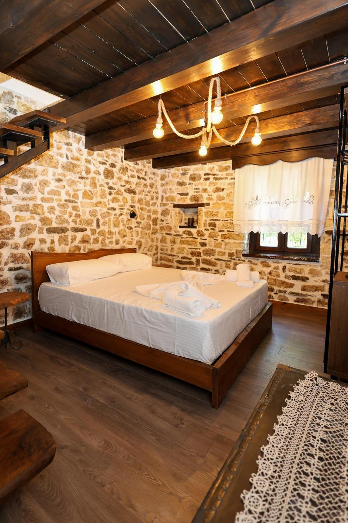 Ador Boutique Hotel Berat Extérieur photo