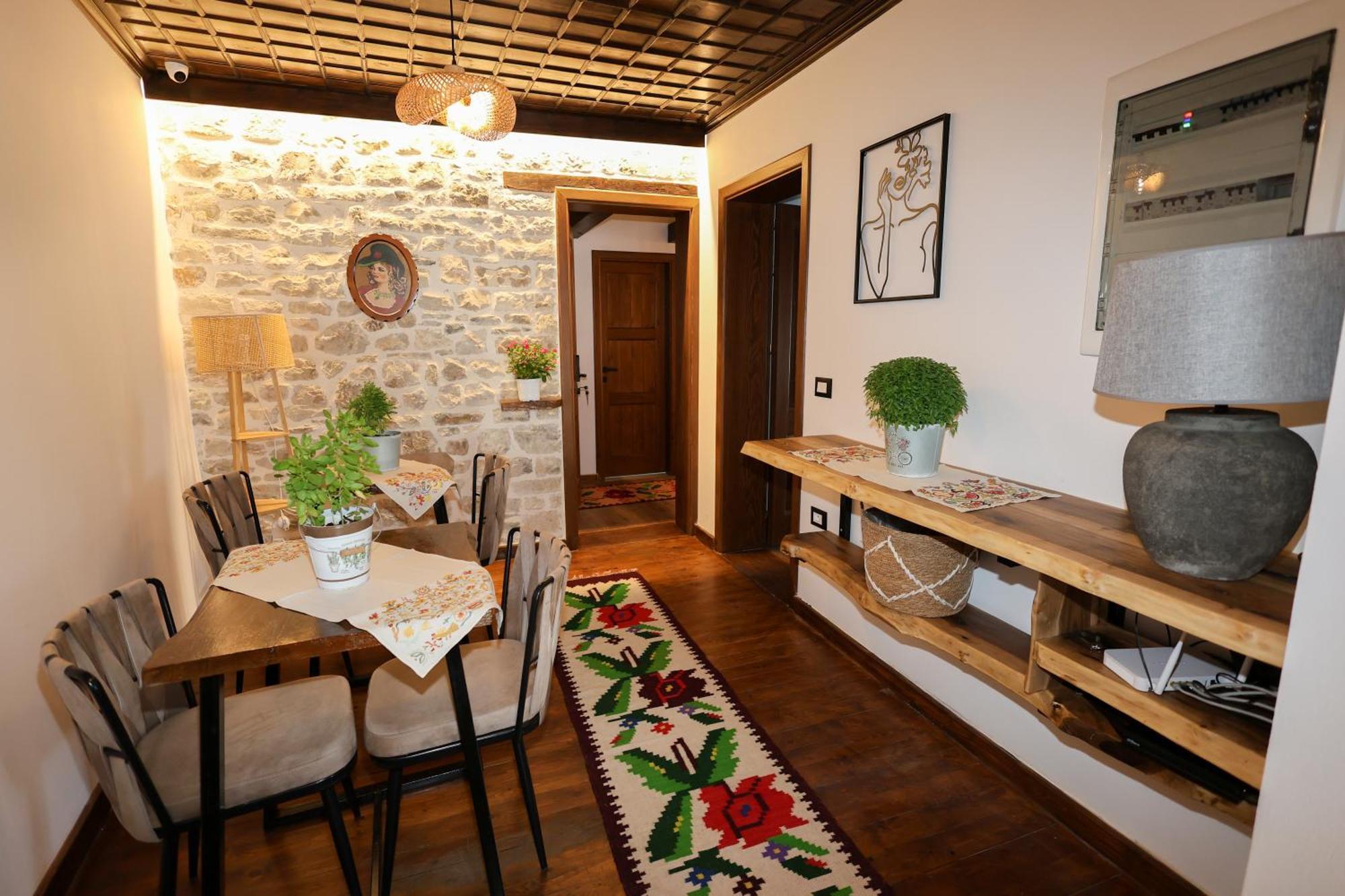Ador Boutique Hotel Berat Extérieur photo