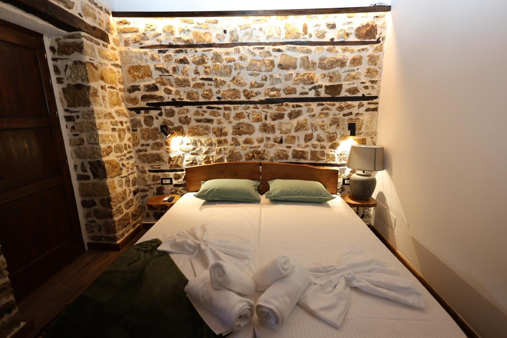 Ador Boutique Hotel Berat Extérieur photo