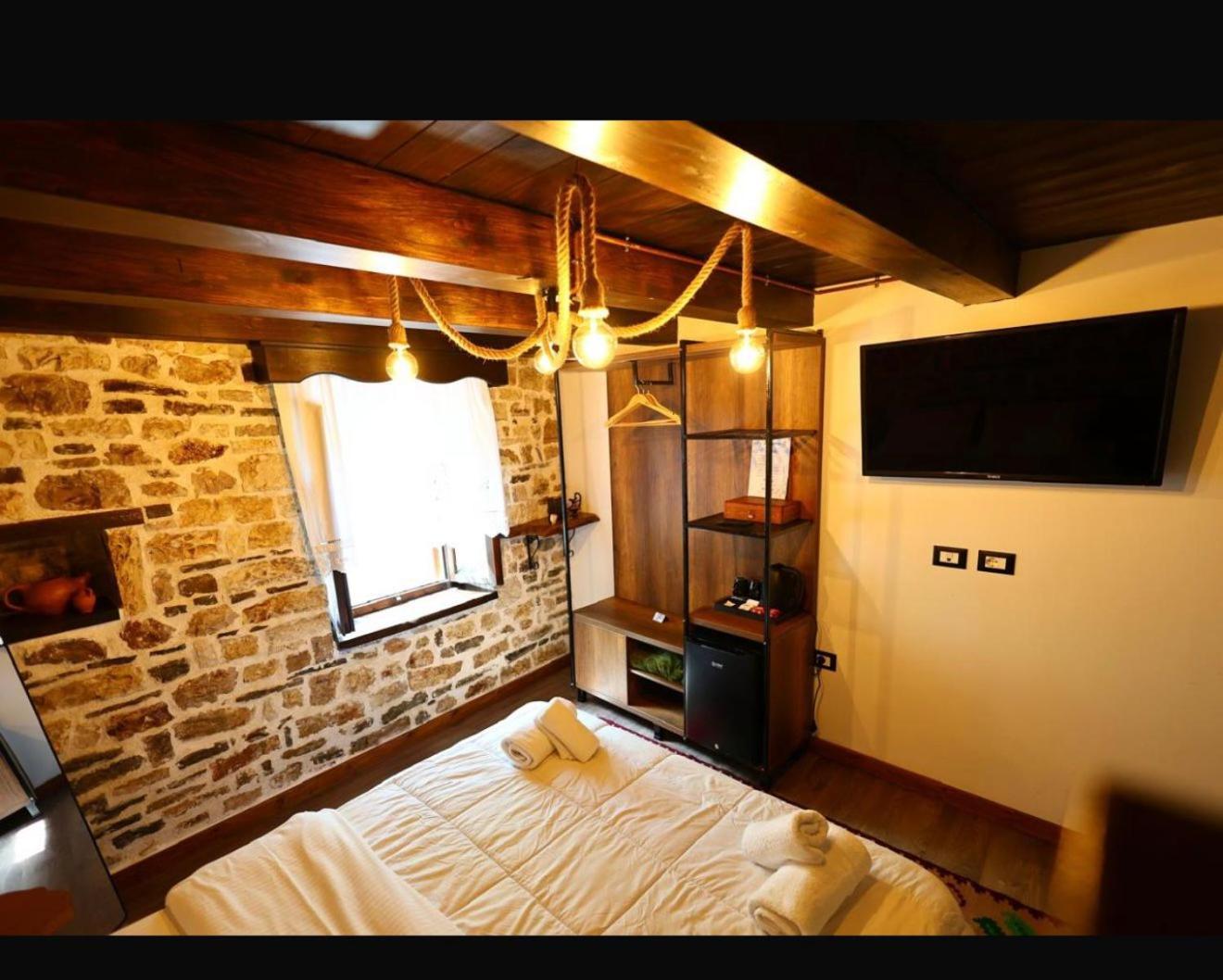 Ador Boutique Hotel Berat Extérieur photo