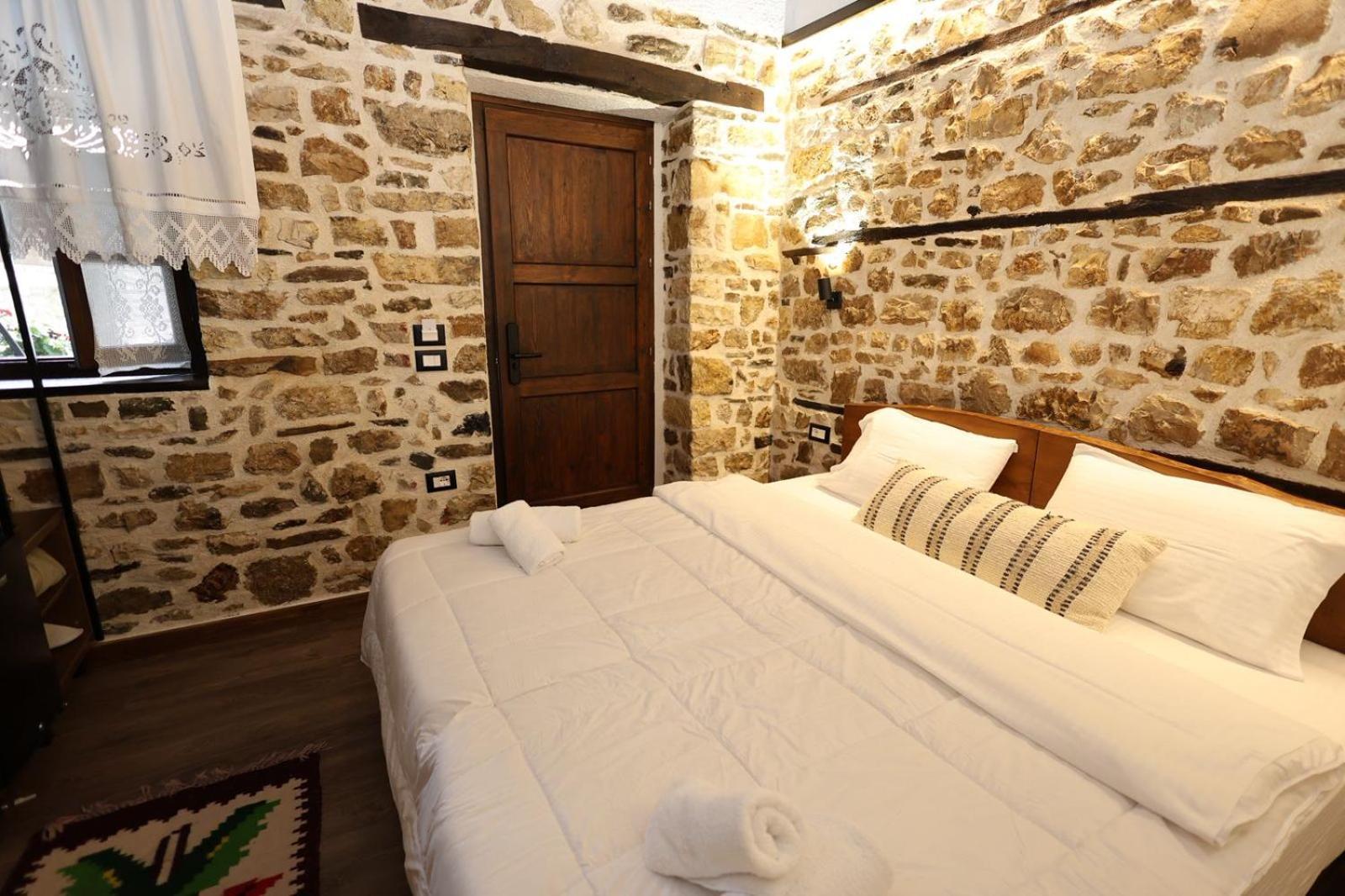Ador Boutique Hotel Berat Extérieur photo